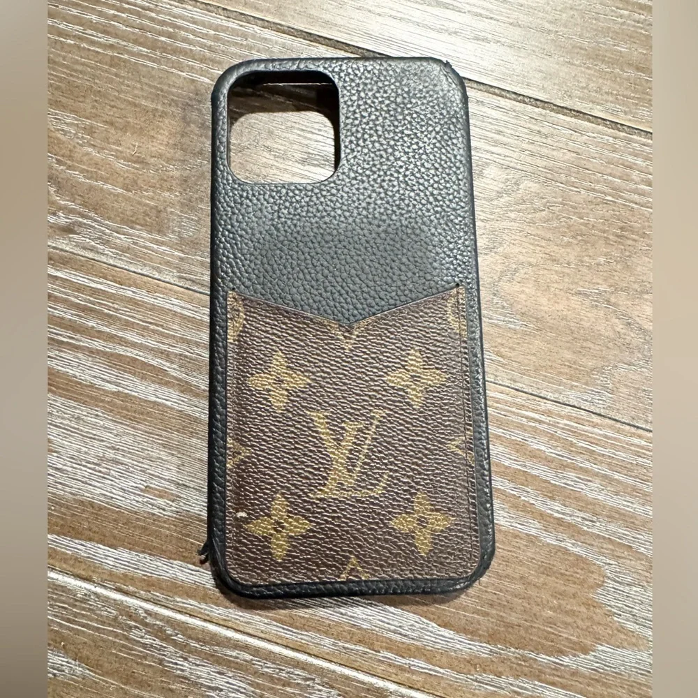 Authentic Louis Vuitton iPhone 12 Pro Max Bumper - Picture 11 of 11